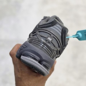 کفش نیوبالانس 1906 نوک‌مدادی مشکی New Balance M1906RHX Greyscale