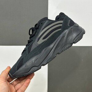 آدیداس یزی بوست Adidas Yeezy Boost 700