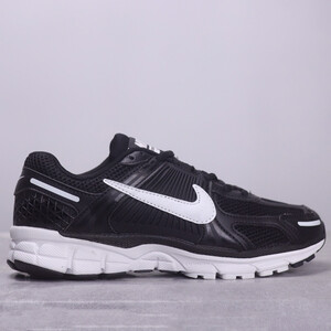 نایک زوم ومرو Nike Zoom Vomero 5 SP fd0533-016