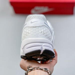 نایک زوم ومرو Nike Zoom Vomero 5 SP