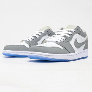 جردن وان ولف گری Jordan 1 Low Wolf Grey