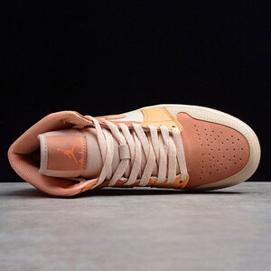 جردن وان اَپریکات اورِنج Jordan 1 Mid Apricot Orange