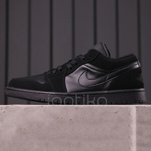 جردن وان تریپل بلک Jordan 1 Low Triple Black