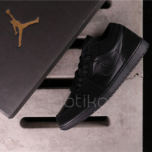 جردن وان تریپل بلک Jordan 1 Low Triple Black
