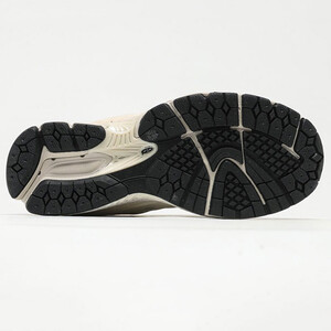 کفش نیوبالانس مردانه New Balance 2002R