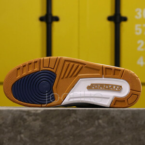 نایک جردن لگسی Jordan Legacy 312 Trainer 3 Medicine Ball