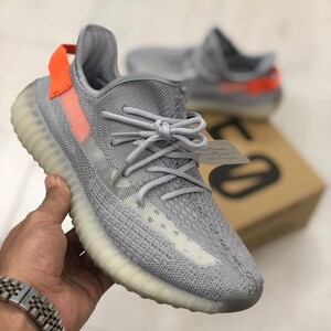 آدیداس یزی بوست Adidas Yeezy Boost 350 V2 طوسی – زنانه / مردانه