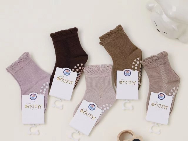 جوراب نوزادی  کف ژله ای