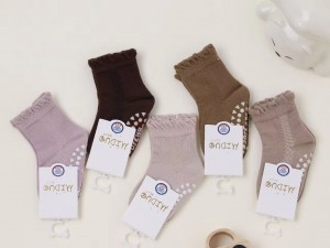 جوراب نوزادی  کف ژله ای