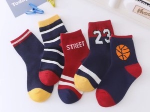 جوراب بچگانه