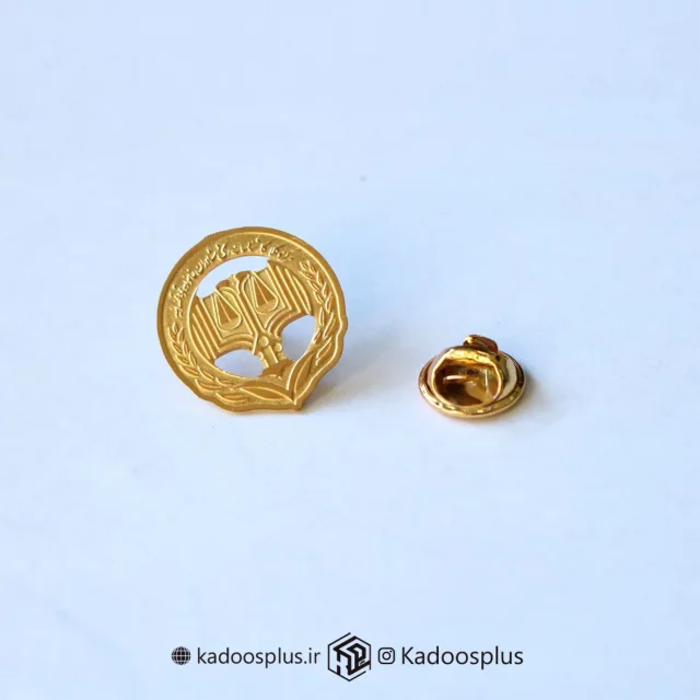 بج سینه دایره ای مرکز  وکلا طلایی برشی