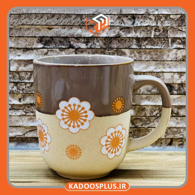 ماگ طرح گُل قهوه ای نسکافه ای