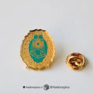 بج سینه طلایی فیروزه ای کانون وکلای دادگستری