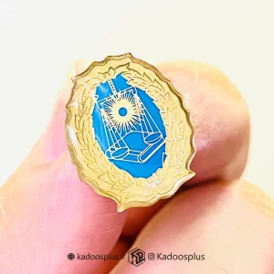 بج سینه طلایی فیروزه ای کانون وکلای دادگستری