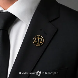 بج سینه دایره ای ترازوی عدالت مشکی با روکش پلی استر