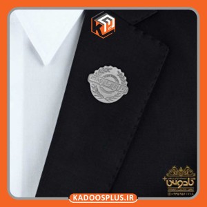 بج سینه نقره ای