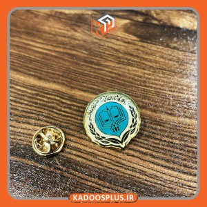 بج سینه مرکز  وکلا  طلایی فیروزه ای با روکش پلی استر