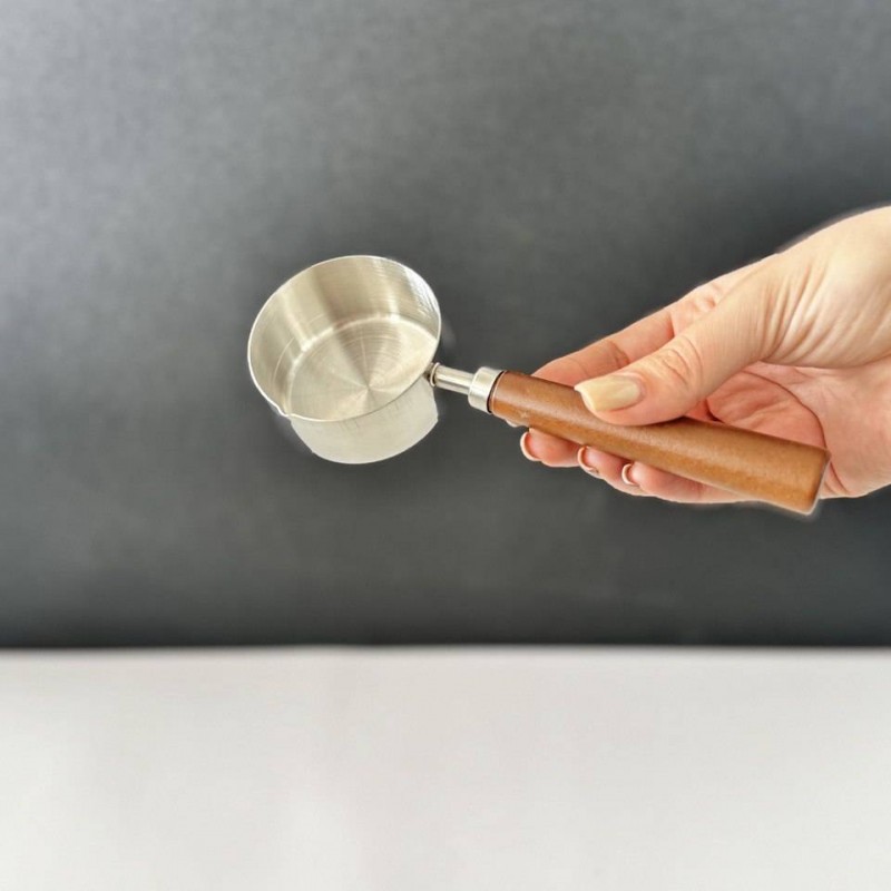 پیمانه دسته چوبی نقره ای