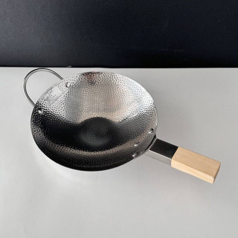 ماهیتابه نقره ای دسته دار