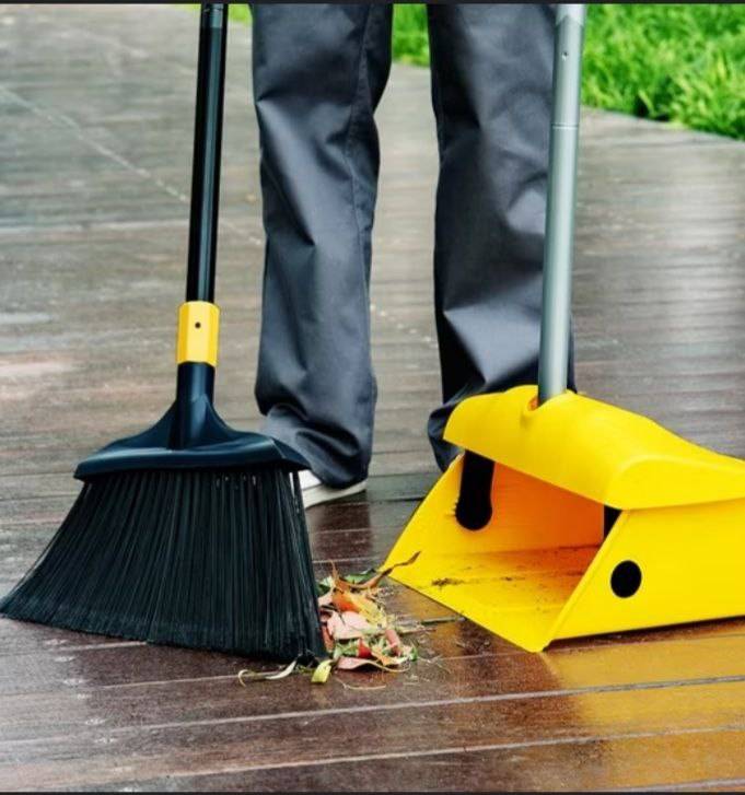 جارو و گردگیر فضای باز