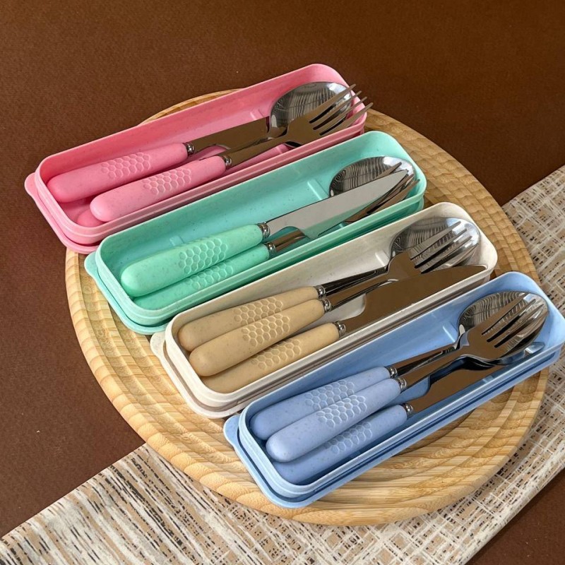 ست قاشق و چنگال و چاقو