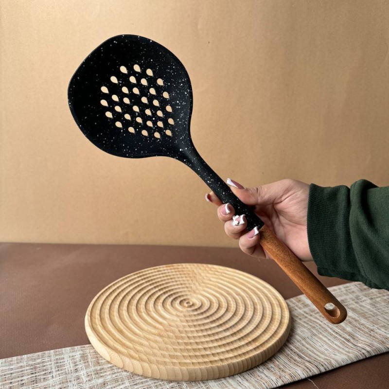 ملاقه سیلیکونی شنگیا مدل دسته چوبی