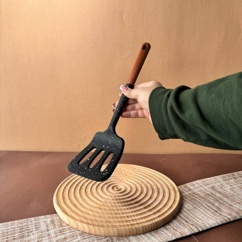 کفگیر شنگیا مدل شیاردار