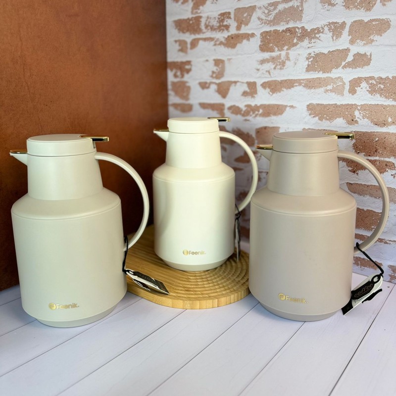 فلاسک دسته دار برند feenik ظرفیت 1.5 لیتری