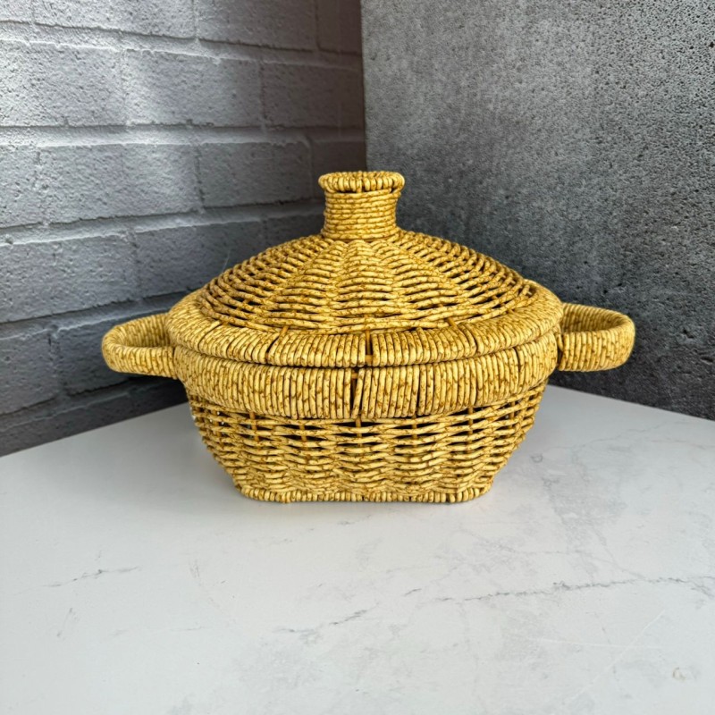 سبد دسته‌دار و درب‌دار حصیری