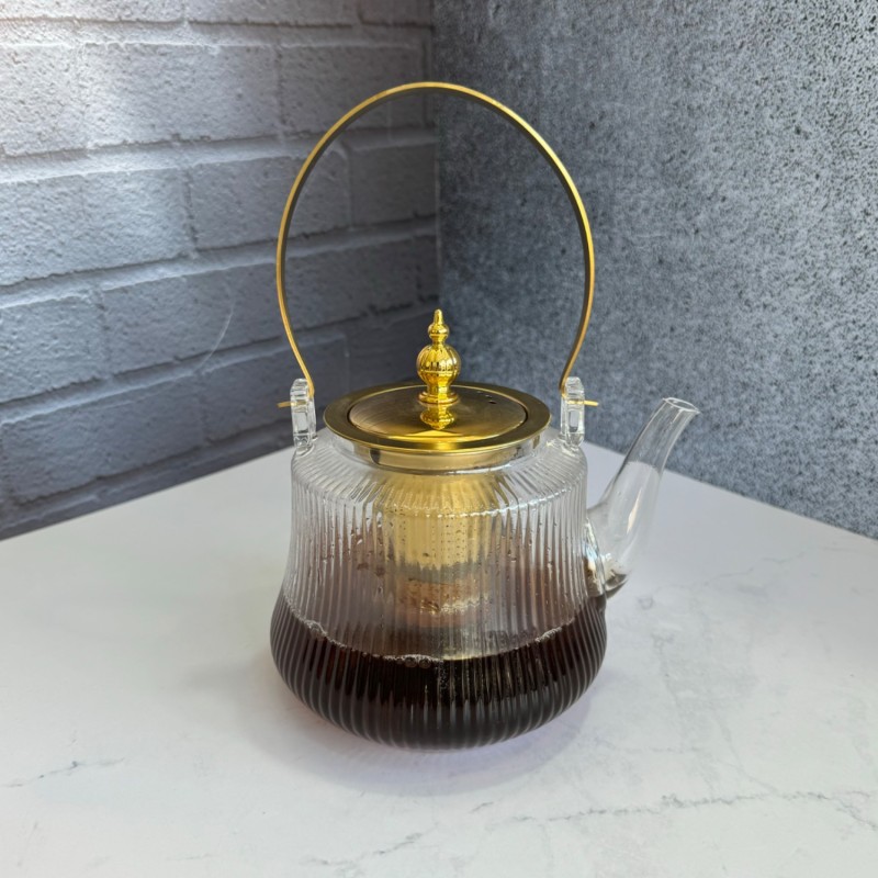 قوری پیرکس درب استیل طلایی صافی دار  دسته استیل  1100میل