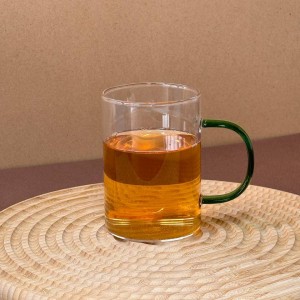 لیوان پیرکس دسته رنگی