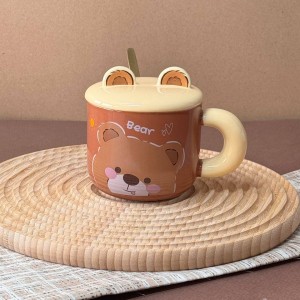 ماگ سرامیکی قاشق و درب دار فانتزی