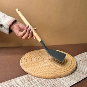 کفگیر دسته چوبی ساده شنگیا