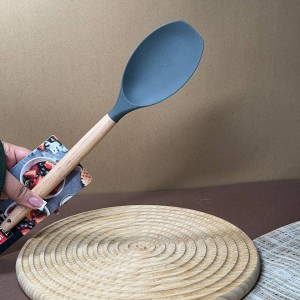 قاشق دسته چوبی شنگیا