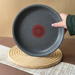 تابه پیتزا پز لاوان مدل تیتان سایز 22