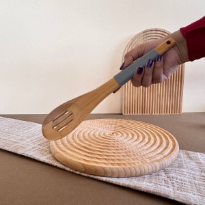 کفگیر چوبی دسته سیلیکونی شنگیا