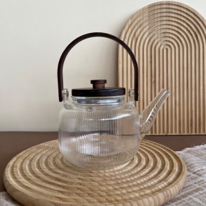 قوری صافی دار پیرکس مدل شیاردار درب بامبو 800میل