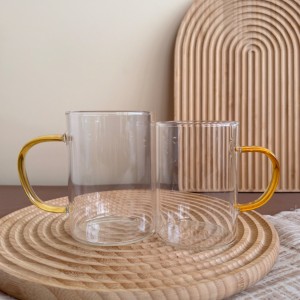 لیوان پیرکس دسته رنگی