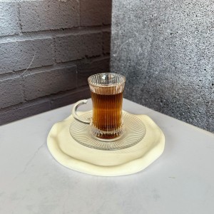 ست استکان و نعلبکی 12 پارچه کمر باریک طرح شیار دار دلی گلس