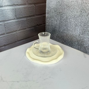 ست استکان و نعلبکی 12 پارچه کمر باریک طرح شیار دار دلی گلس