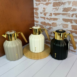 فلاسک دسته بامبو طرح شیار دار برند feenik ظرفیت 1 لیتری