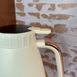 فلاسک دماسنج دار برند feenik ظرفیت 1.5 لیتری