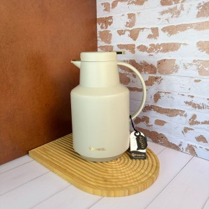 فلاسک دسته دار برند feenik ظرفیت 1.5 لیتری