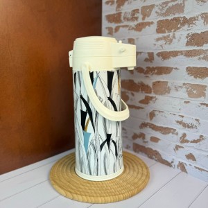 فلاسک پمپی دسته دار برند DAY DAYS ظرفیت 1/9 لیتری