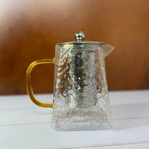 قوری پیرکس کف مربعی دسته طلایی صافی دار طرح سنگی