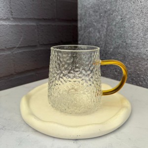 لیوان پیرکس طرح برفی درشت دسته عسلی 400 میل