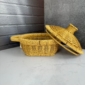 سبد دسته‌دار و درب‌دار حصیری