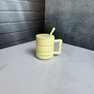 ماگ سرامیکی مدل درب و قاشق دار