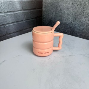 لیوان سرامیکی مدل درب و قاشق دار