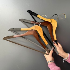 چوب لباسی چوب و مخمل دوکاره